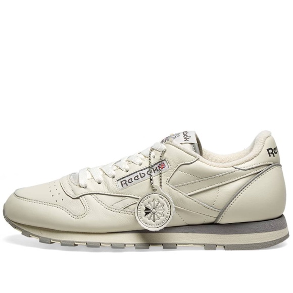 COPY - Reebok Classic Leather 1983 // NEW + WITH TAGS - Picture 2 of 7